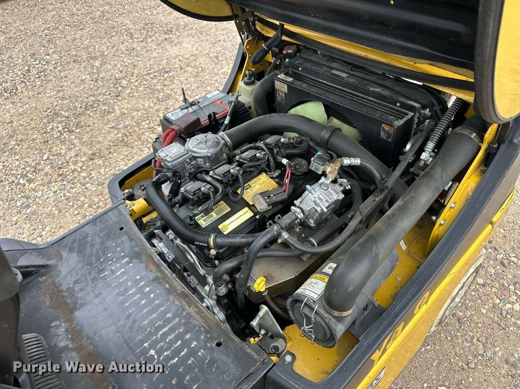 image for item EQ4795 Yale GLC040VXNDAE083 forklift