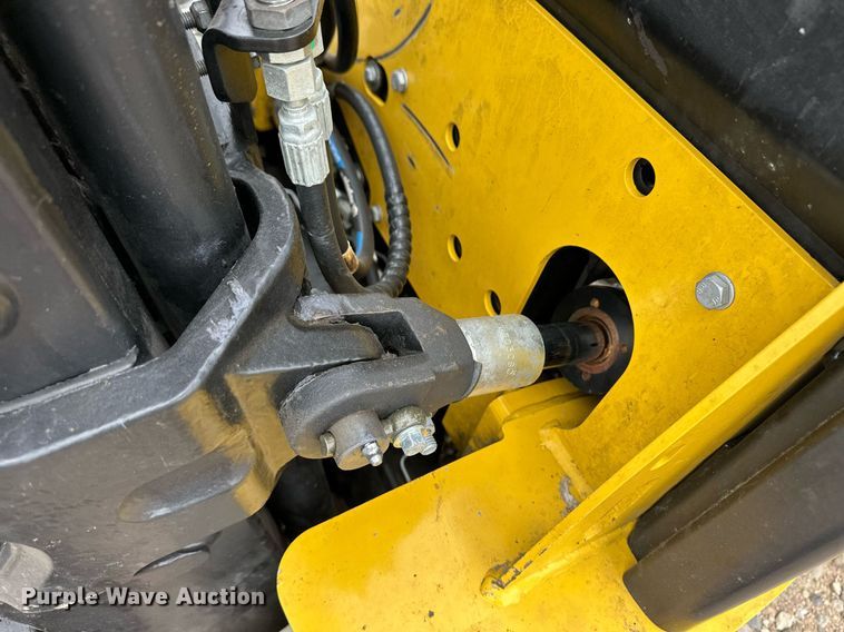 image for item EQ4795 Yale GLC040VXNDAE083 forklift