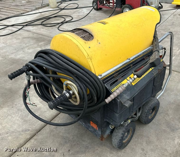 image for item EQ4816 Landa OHW4-3000B pressure washer