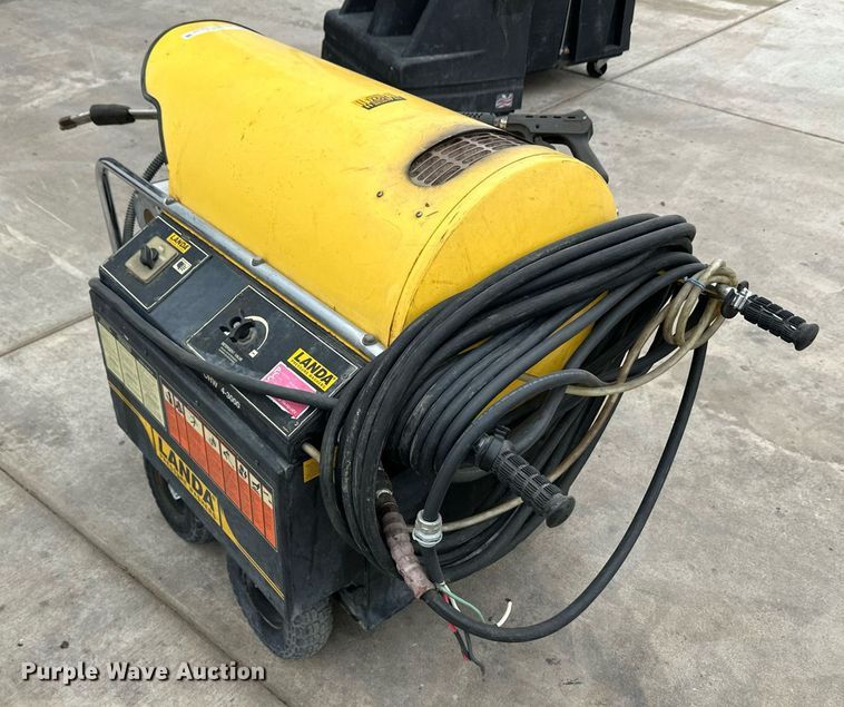 image for item EQ4816 Landa OHW4-3000B pressure washer