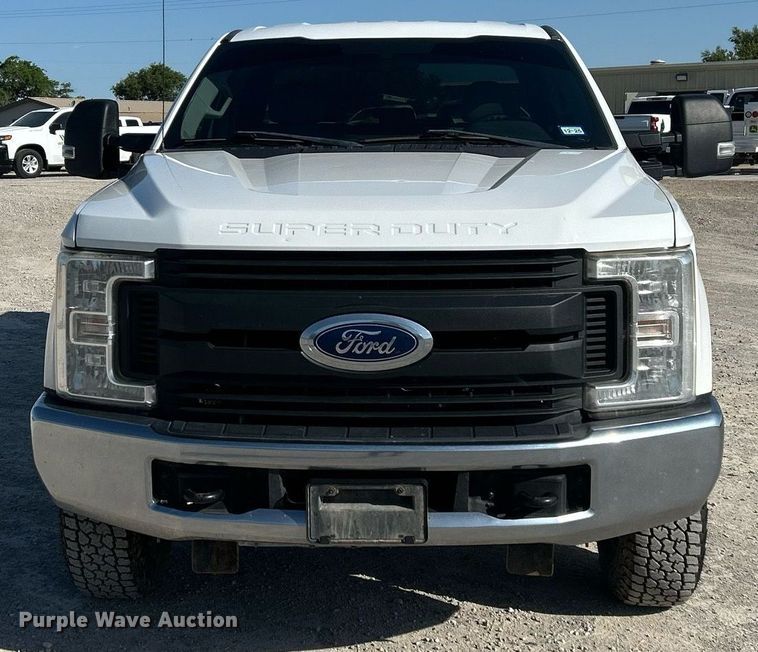 image for item EX9257 2017 Ford F250 Super Duty XL utility bed pickup truck