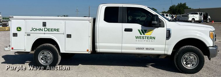 image for item EX9257 2017 Ford F250 Super Duty XL utility bed pickup truck