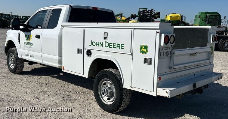 image for item EX9257 2017 Ford F250 Super Duty XL utility bed pickup truck