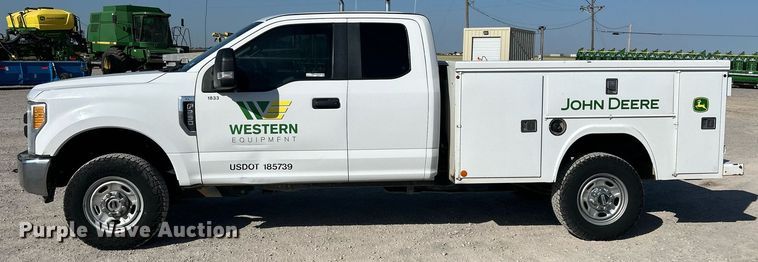 image for item EX9257 2017 Ford F250 Super Duty XL utility bed pickup truck