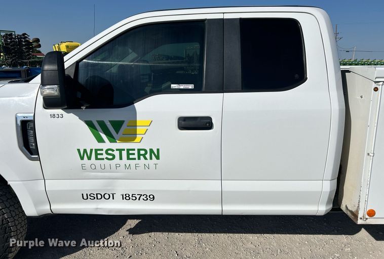 image for item EX9257 2017 Ford F250 Super Duty XL utility bed pickup truck