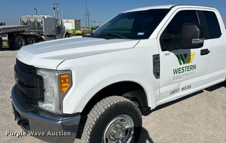 image for item EX9257 2017 Ford F250 Super Duty XL utility bed pickup truck