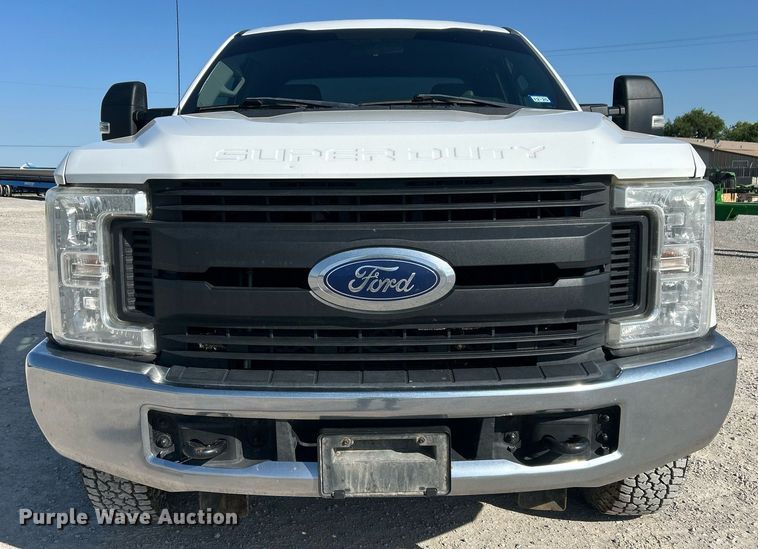 image for item EX9257 2017 Ford F250 Super Duty XL utility bed pickup truck
