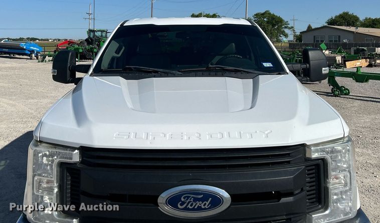 image for item EX9257 2017 Ford F250 Super Duty XL utility bed pickup truck