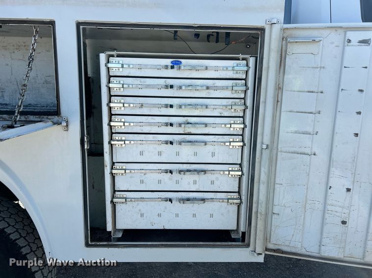 image for item EX9257 2017 Ford F250 Super Duty XL utility bed pickup truck