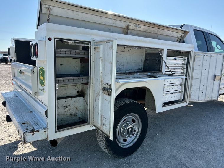 image for item EX9257 2017 Ford F250 Super Duty XL utility bed pickup truck