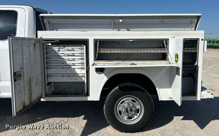 image for item EX9257 2017 Ford F250 Super Duty XL utility bed pickup truck