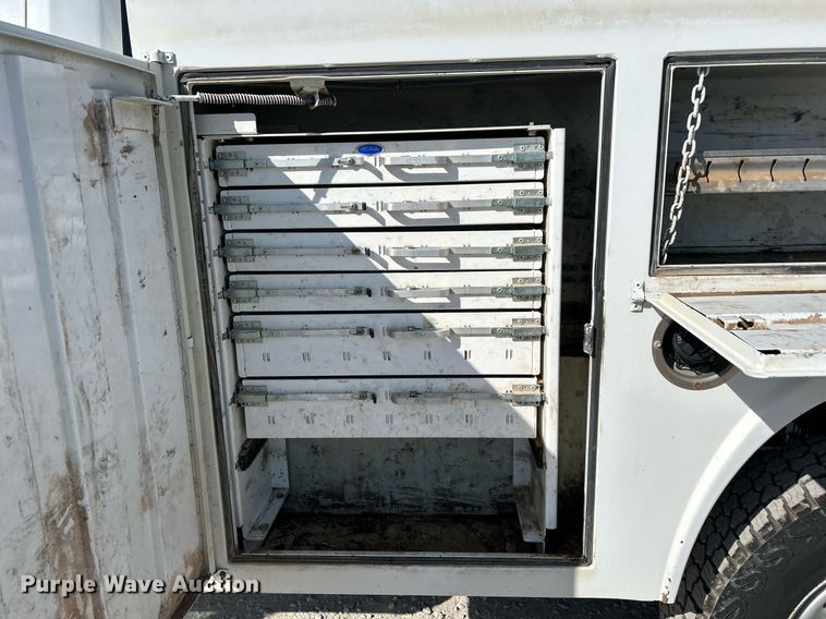 image for item EX9257 2017 Ford F250 Super Duty XL utility bed pickup truck