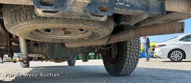 image for item EX9257 2017 Ford F250 Super Duty XL utility bed pickup truck