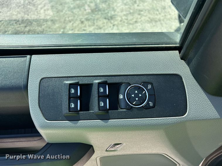 image for item EX9257 2017 Ford F250 Super Duty XL utility bed pickup truck