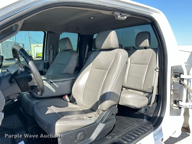 image for item EX9257 2017 Ford F250 Super Duty XL utility bed pickup truck