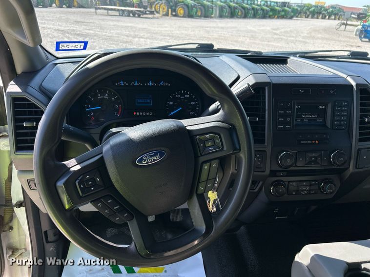 image for item EX9257 2017 Ford F250 Super Duty XL utility bed pickup truck