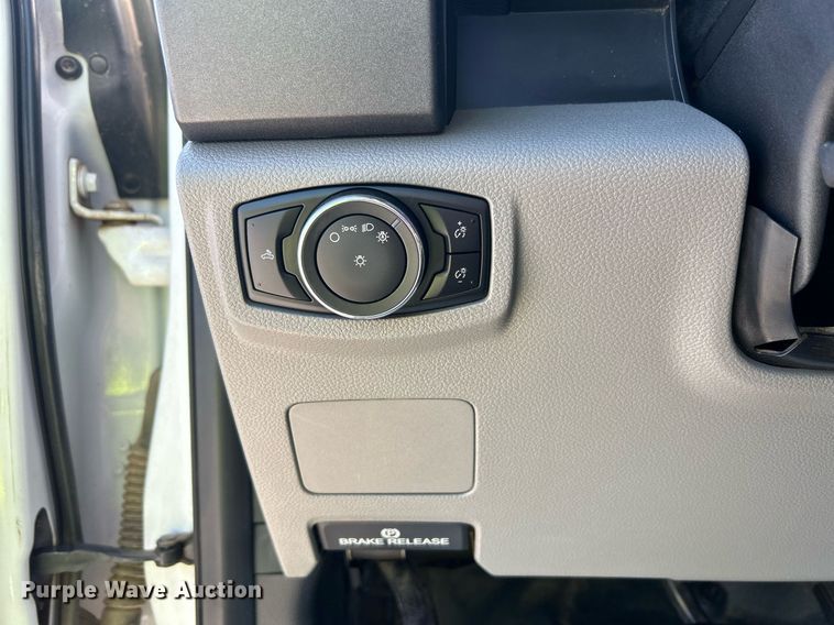 image for item EX9257 2017 Ford F250 Super Duty XL utility bed pickup truck