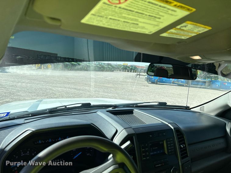 image for item EX9257 2017 Ford F250 Super Duty XL utility bed pickup truck