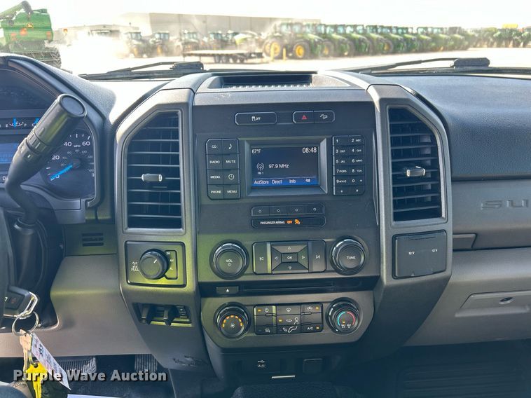 image for item EX9257 2017 Ford F250 Super Duty XL utility bed pickup truck