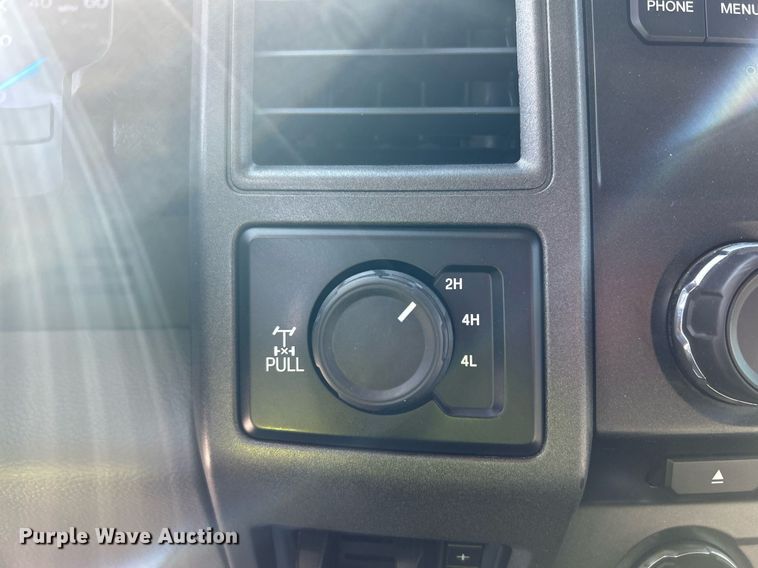 image for item EX9257 2017 Ford F250 Super Duty XL utility bed pickup truck