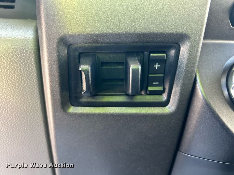 image for item EX9257 2017 Ford F250 Super Duty XL utility bed pickup truck