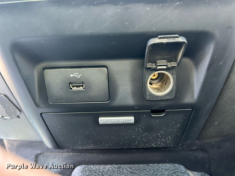 image for item EX9257 2017 Ford F250 Super Duty XL utility bed pickup truck