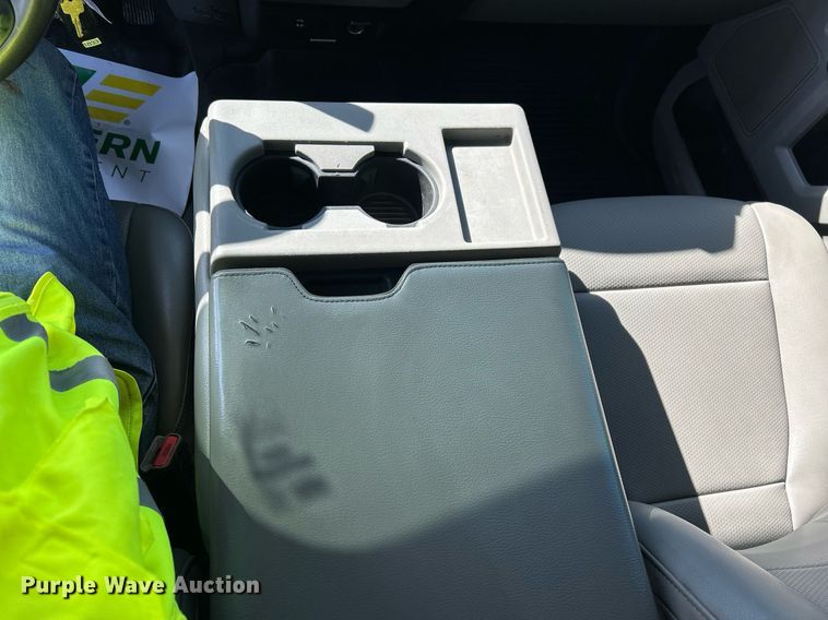 image for item EX9257 2017 Ford F250 Super Duty XL utility bed pickup truck