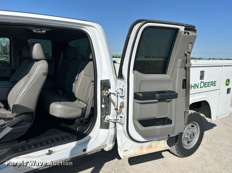 image for item EX9257 2017 Ford F250 Super Duty XL utility bed pickup truck