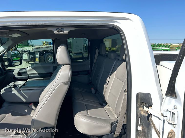 image for item EX9257 2017 Ford F250 Super Duty XL utility bed pickup truck