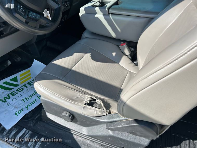 image for item EX9257 2017 Ford F250 Super Duty XL utility bed pickup truck