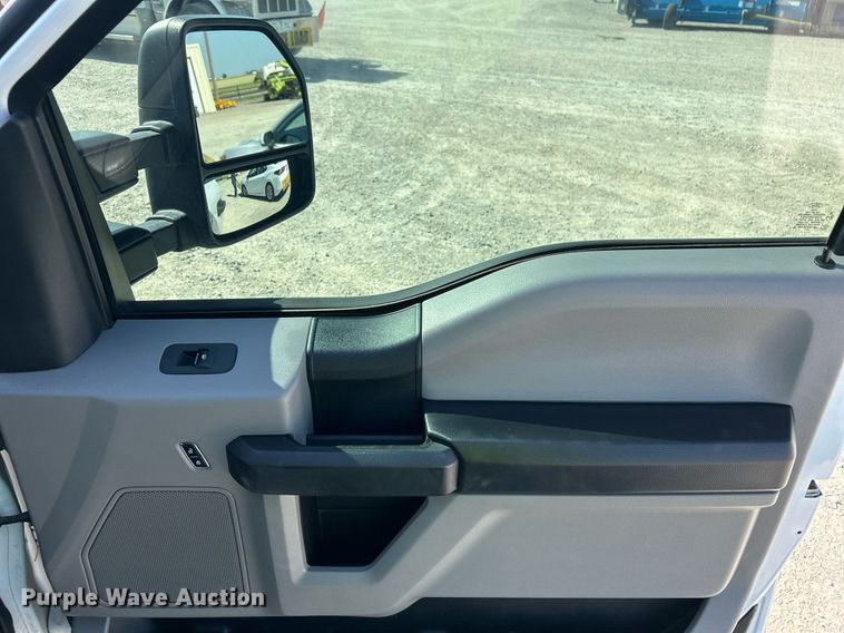 image for item EX9257 2017 Ford F250 Super Duty XL utility bed pickup truck