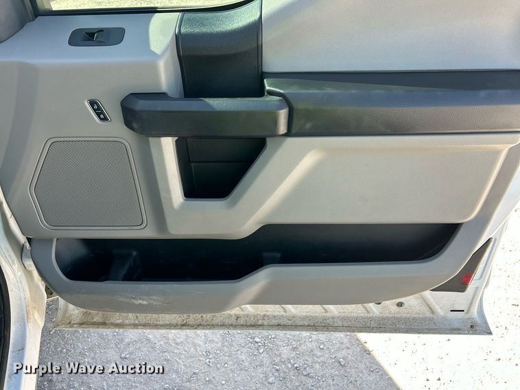 image for item EX9257 2017 Ford F250 Super Duty XL utility bed pickup truck