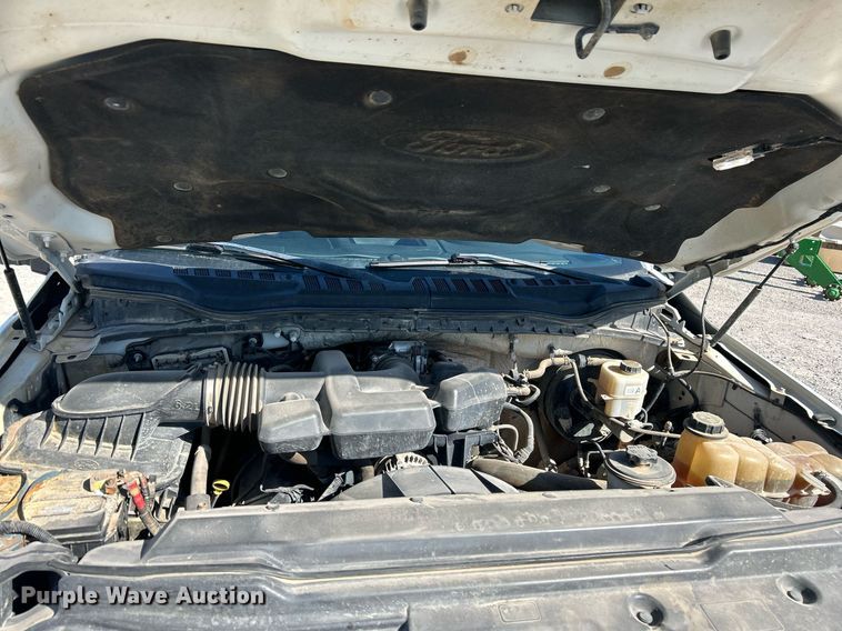 image for item EX9257 2017 Ford F250 Super Duty XL utility bed pickup truck