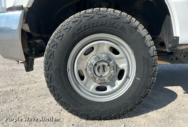 image for item EX9257 2017 Ford F250 Super Duty XL utility bed pickup truck