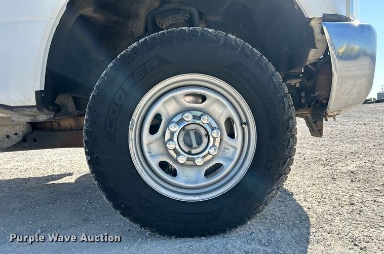 image for item EX9257 2017 Ford F250 Super Duty XL utility bed pickup truck