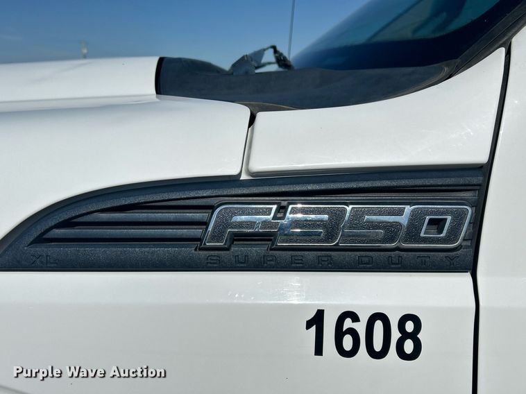 image for item EX9260 2016 Ford F350 Super Duty utility / service truck