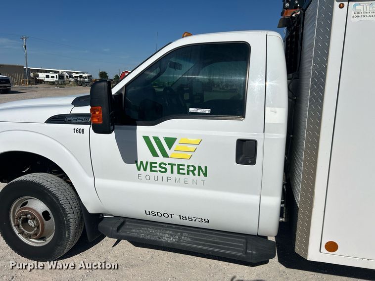 image for item EX9260 2016 Ford F350 Super Duty utility / service truck