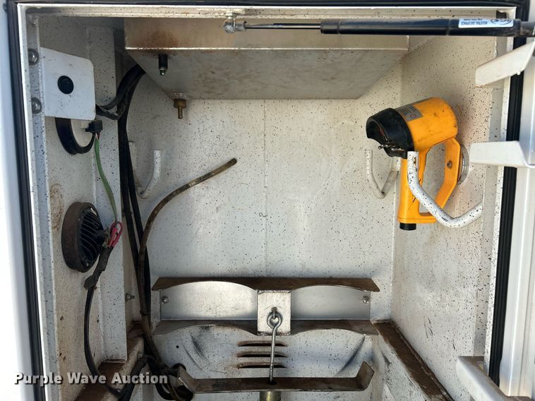 image for item EX9260 2016 Ford F350 Super Duty utility / service truck