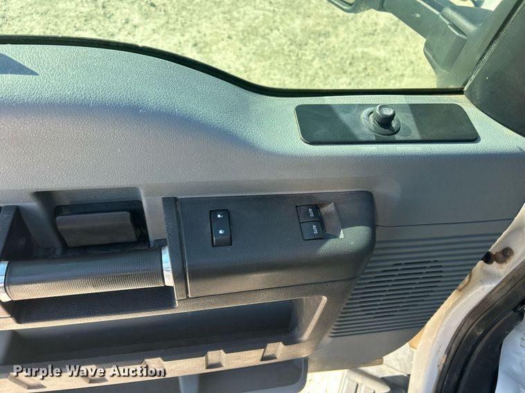 image for item EX9260 2016 Ford F350 Super Duty utility / service truck