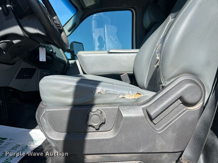 image for item EX9260 2016 Ford F350 Super Duty utility / service truck