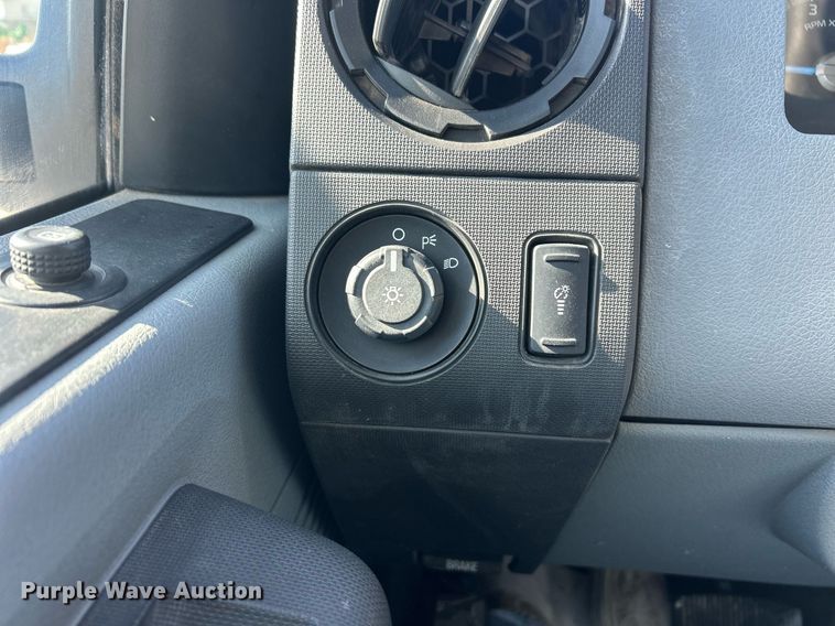 image for item EX9260 2016 Ford F350 Super Duty utility / service truck