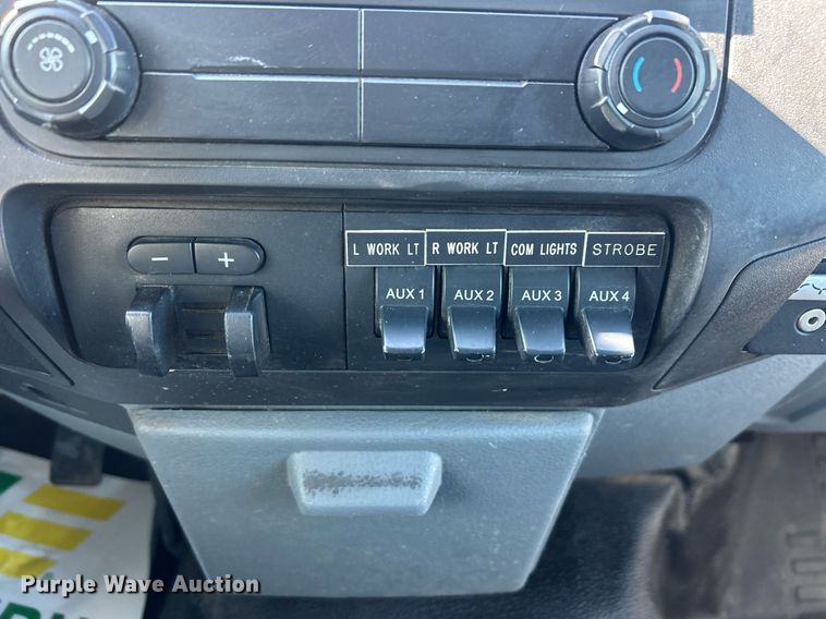 image for item EX9260 2016 Ford F350 Super Duty utility / service truck