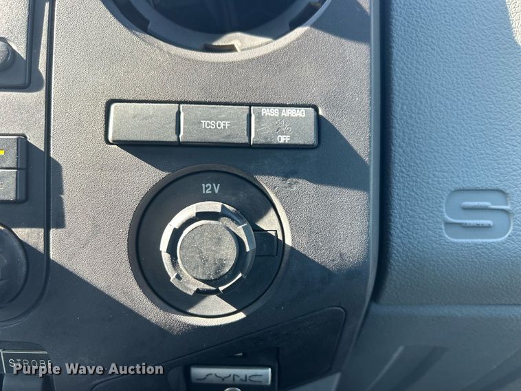 image for item EX9260 2016 Ford F350 Super Duty utility / service truck