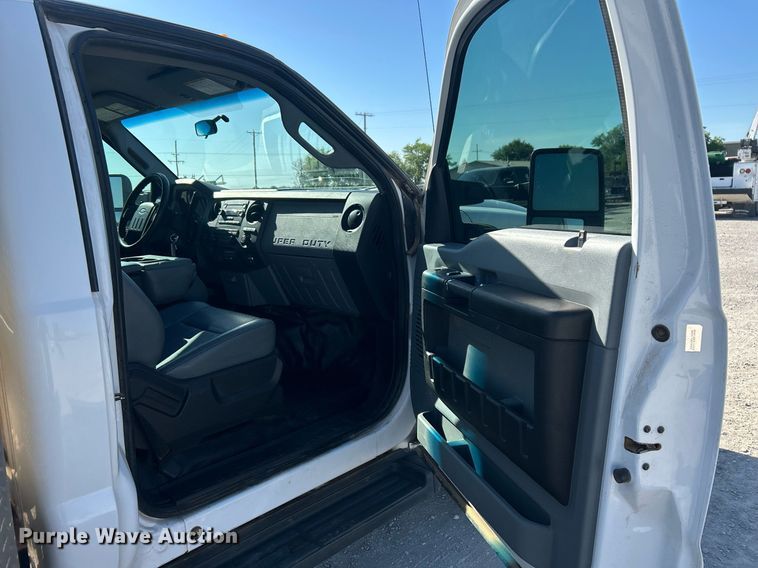 image for item EX9260 2016 Ford F350 Super Duty utility / service truck
