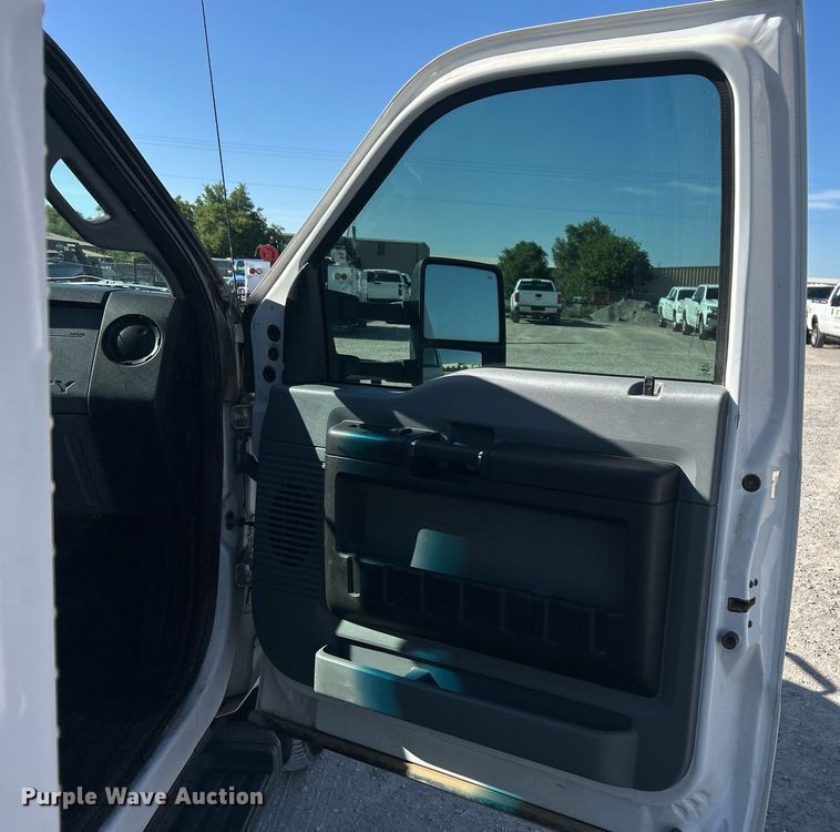 image for item EX9260 2016 Ford F350 Super Duty utility / service truck