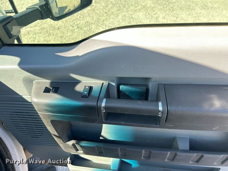 image for item EX9260 2016 Ford F350 Super Duty utility / service truck