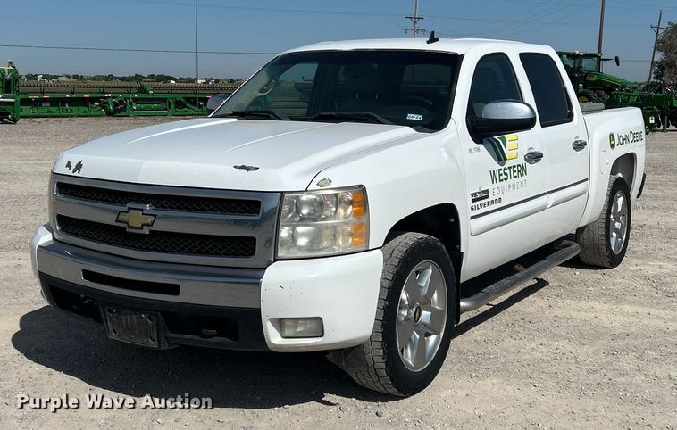image for item EX9262 2010 Chevrolet Silverado 1500 Crew Cab pickup truck
