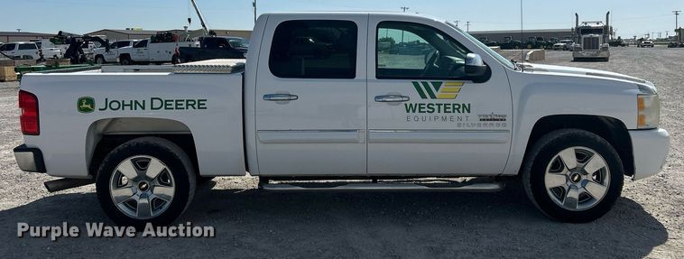 image for item EX9262 2010 Chevrolet Silverado 1500 Crew Cab pickup truck