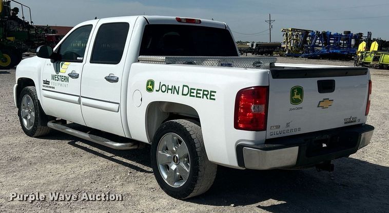 image for item EX9262 2010 Chevrolet Silverado 1500 Crew Cab pickup truck