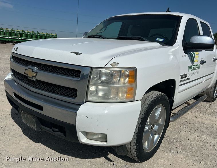 image for item EX9262 2010 Chevrolet Silverado 1500 Crew Cab pickup truck